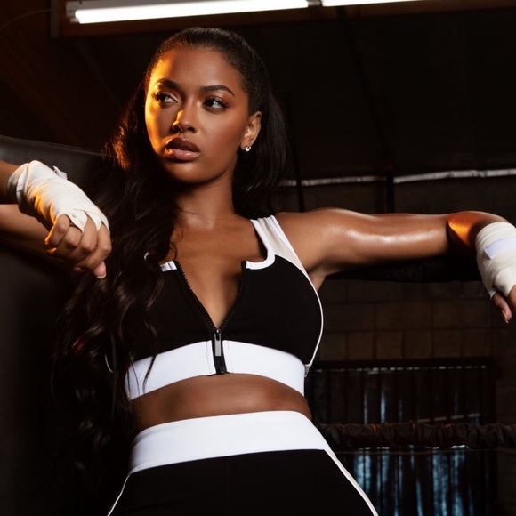 Prime Time Active Sports Bra and Leggings Set - Picture 2 of 8